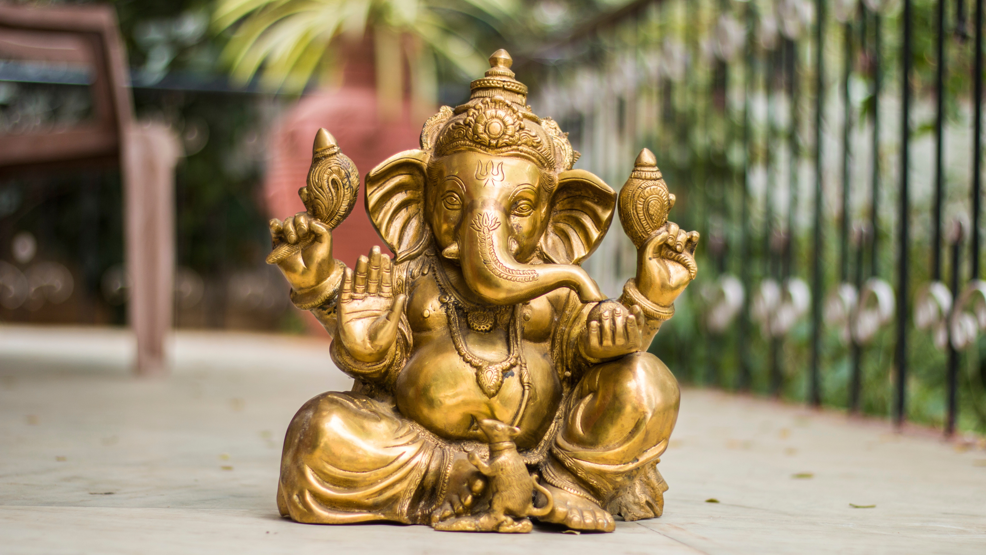 Seated 'Ganesh' in Brass