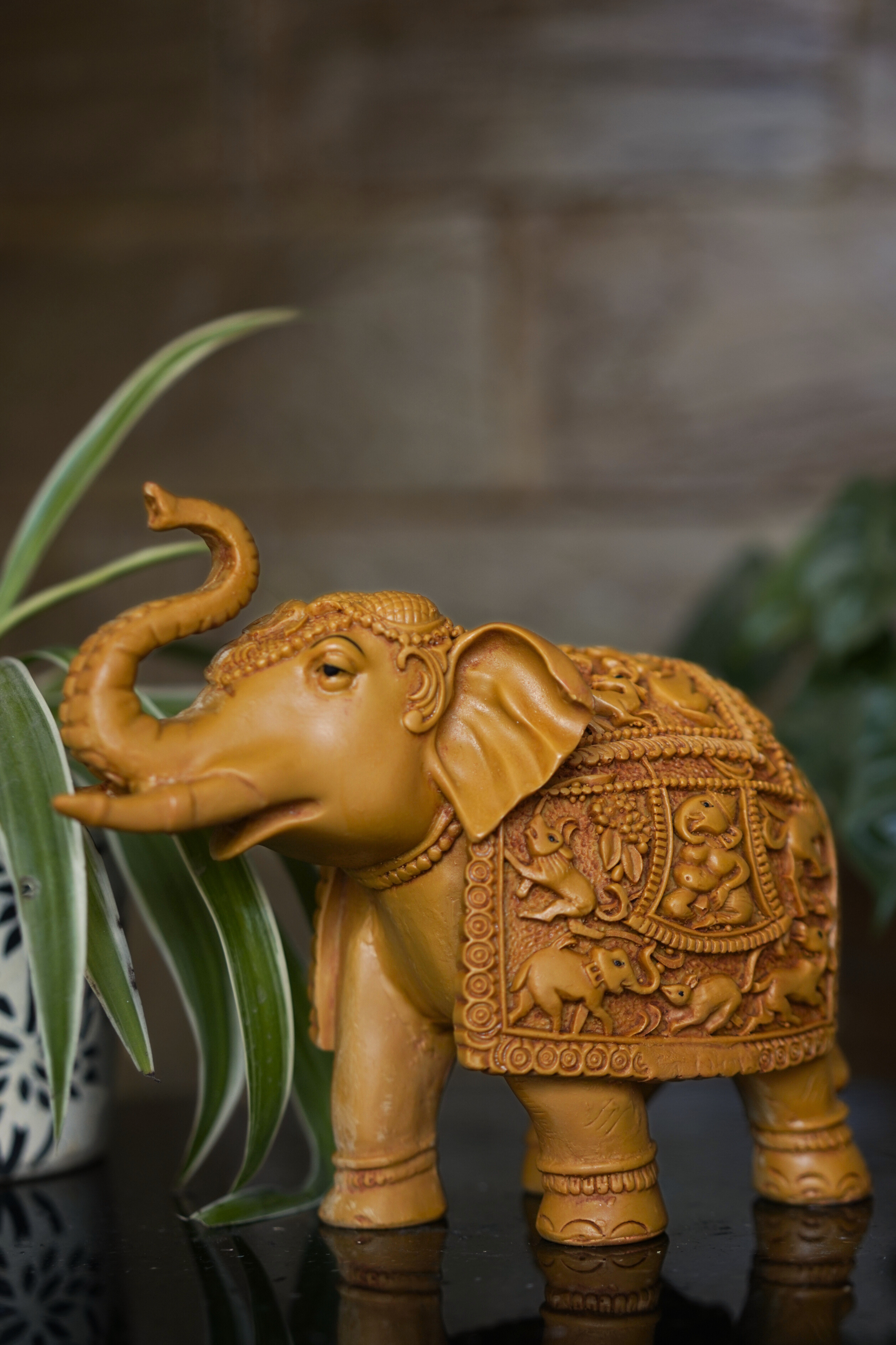 Wood resin victory elephant